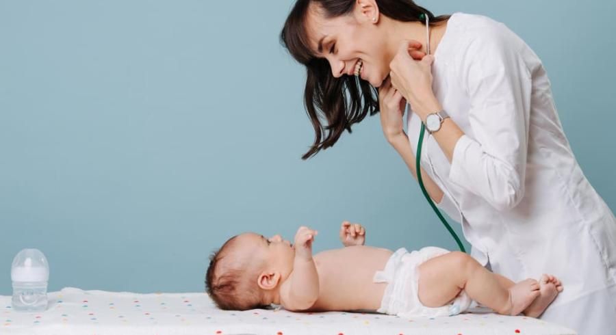 Неонатологи