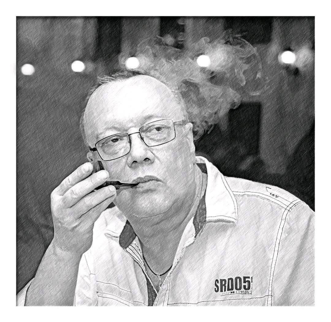 Володимир Комаров.