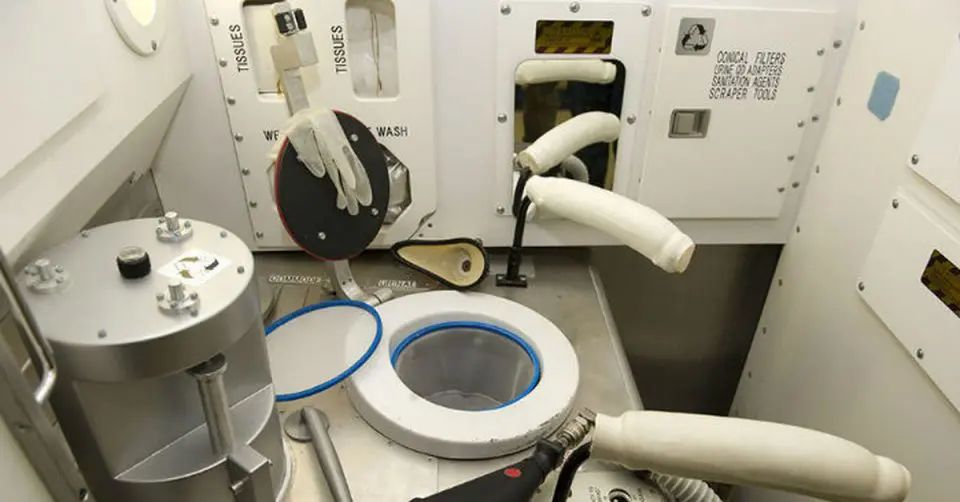 Той самий туалет Artemis II