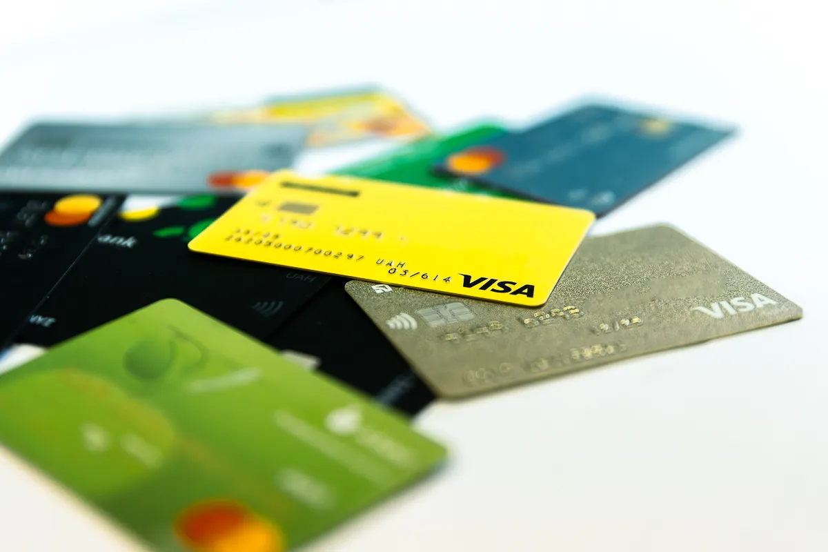 Банківські картки, фото: Інформатор