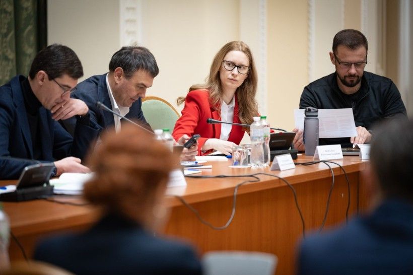 Народные депутаты слушают о необходимости повышения налогов Фото: Кабинет Министров