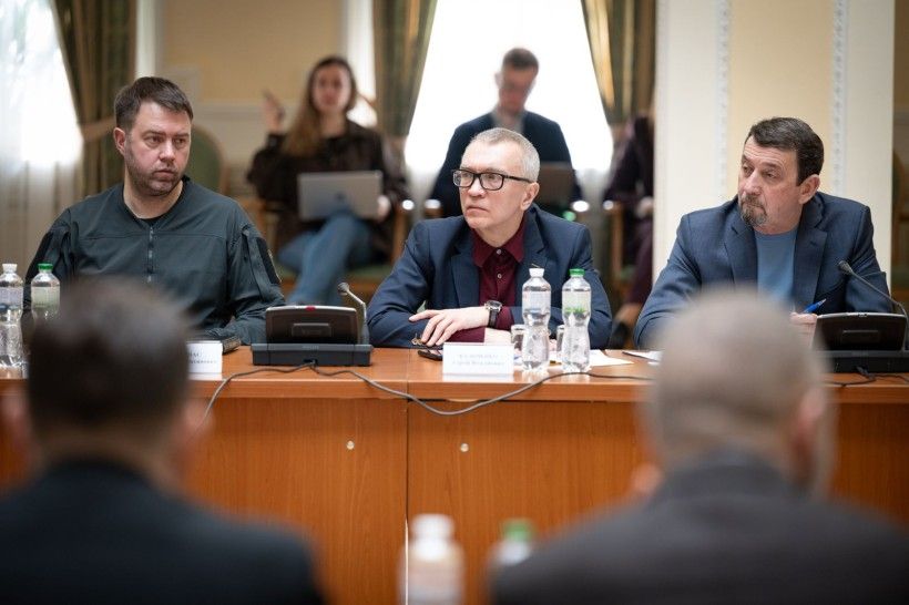 Народные депутаты слушают о необходимости повышения налогов Фото: Кабинет Министров