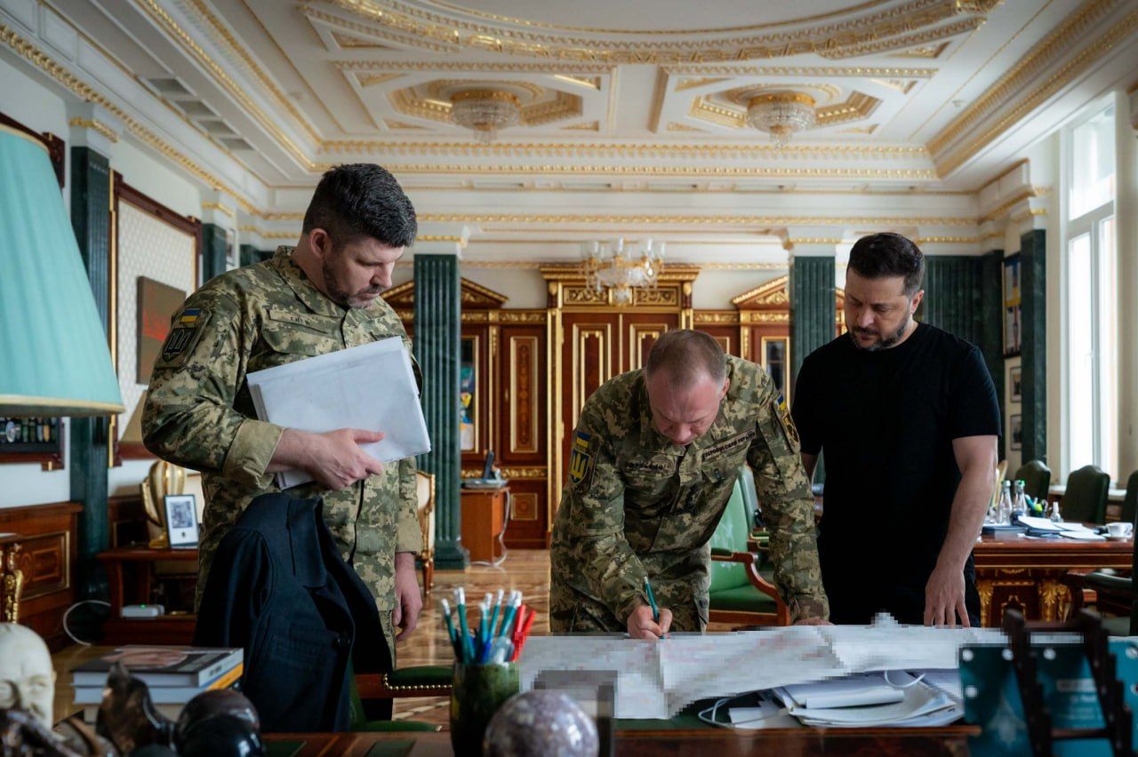 Зеленский заслушал доклады Сырского и Игнатова. Фото: ОП Зеленский, Сырский, Гнатов