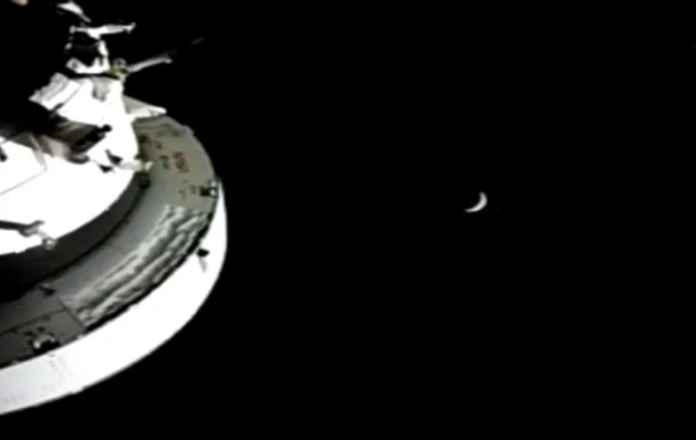 Місяць з космічного корабля астронавтів