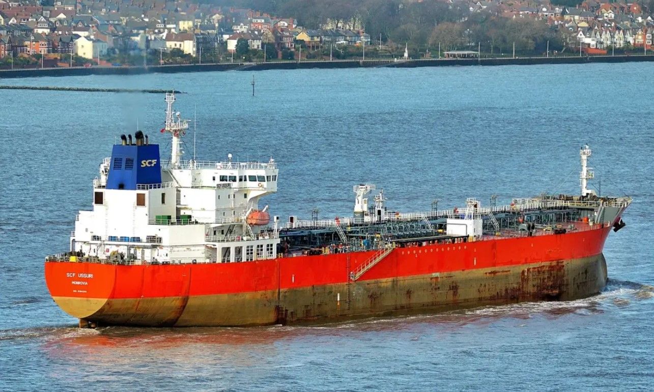 Танкер "Universal" Танкер "Universal"