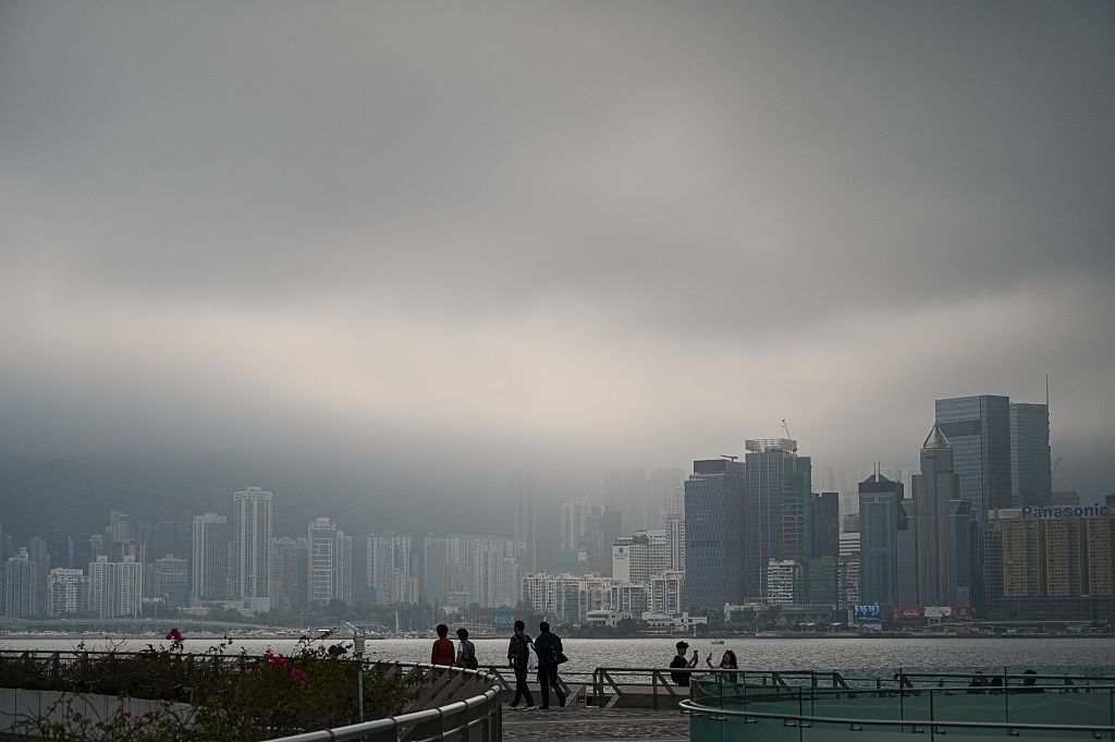 Гонконг і незвична вологість Гонконг готується до злив