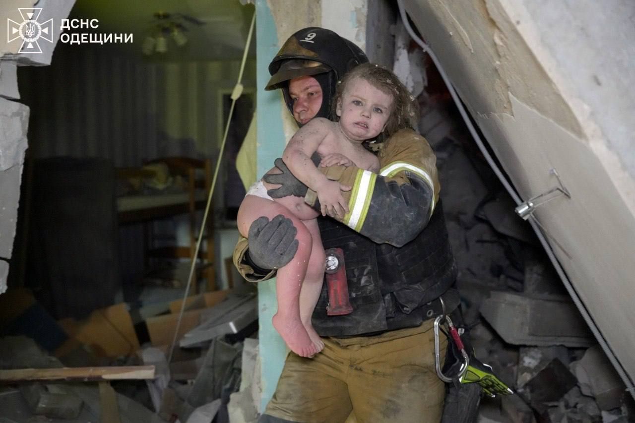 Кароліна після атаки. Фото: ДСНС Кароліна після атаки. Фото: ДСНС