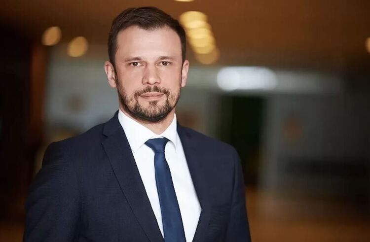 Голова комітету з питань освіти, науки та інновацій Верховної Ради, депутат від Слуги народу Сергій Бабак