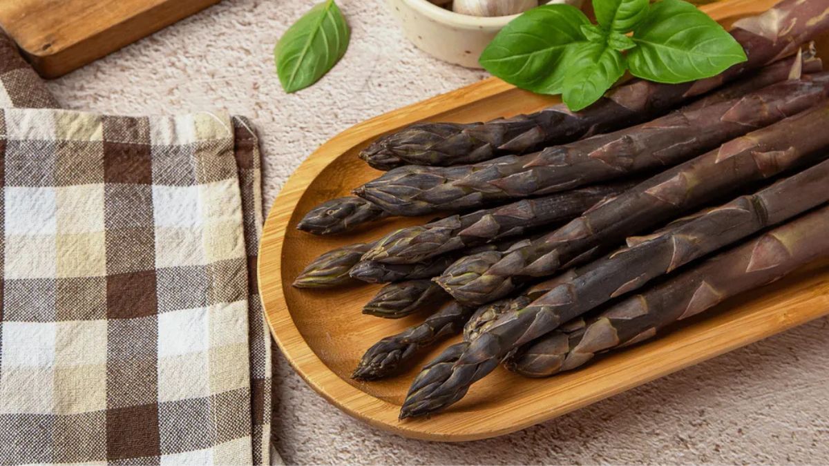 Сезон спаржі стартував в Україні: огляд цін в супермаркетах