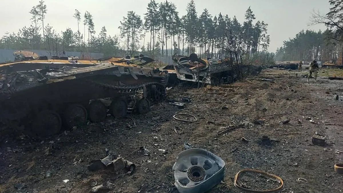 Окупанти РФ знищують власну техніку Рашисти знищують власну техніку