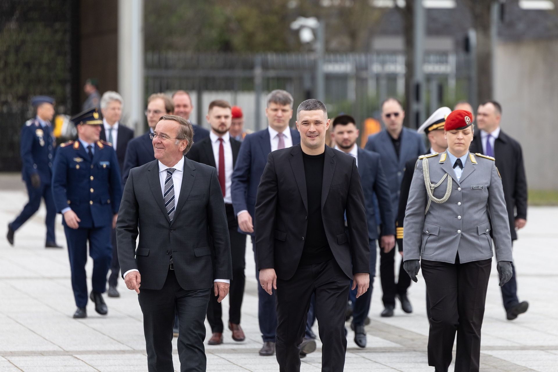 Борис Пісторіус і Михайло Федоров прямують на офіційну зустріч Борис Пісторіус, Михайло Федоров