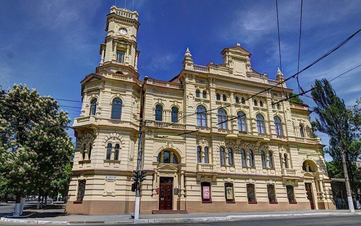 Херсонський художній музей імені Олексія Шовкуненка, який пограбували Херсонський художній музей