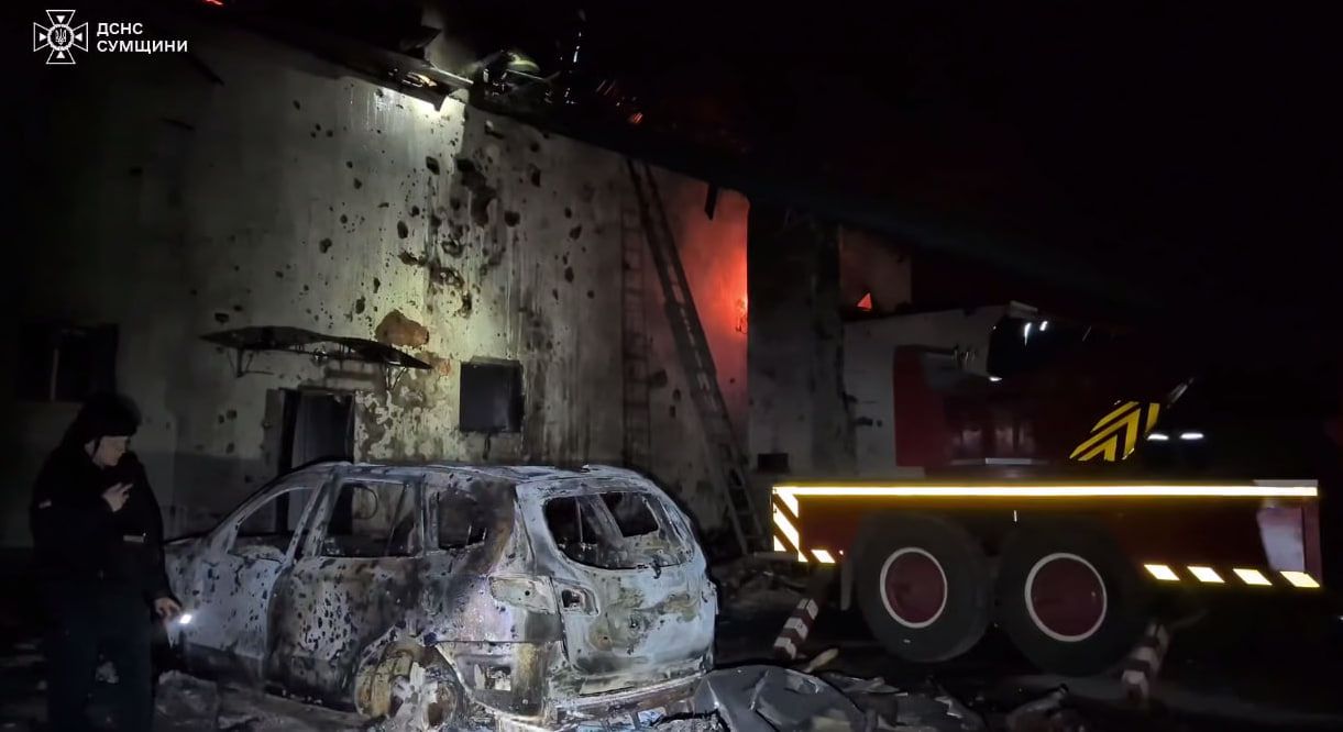 Наслідки нічної атаки. Фото: ДСНС