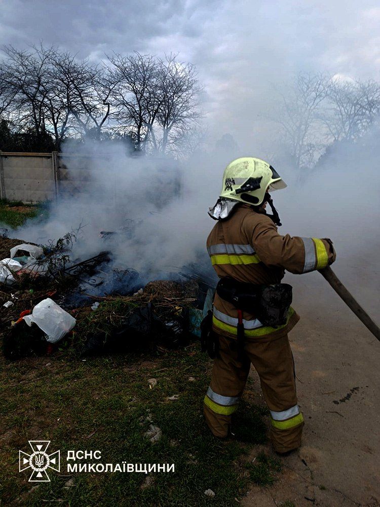 Рятувальник на місці прильоту. Фото: ДСНС