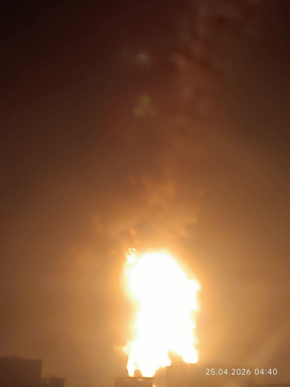 Массированная атака россиян на Днепр: много раненых, попадание в жилой дом, показали фото и видео 8