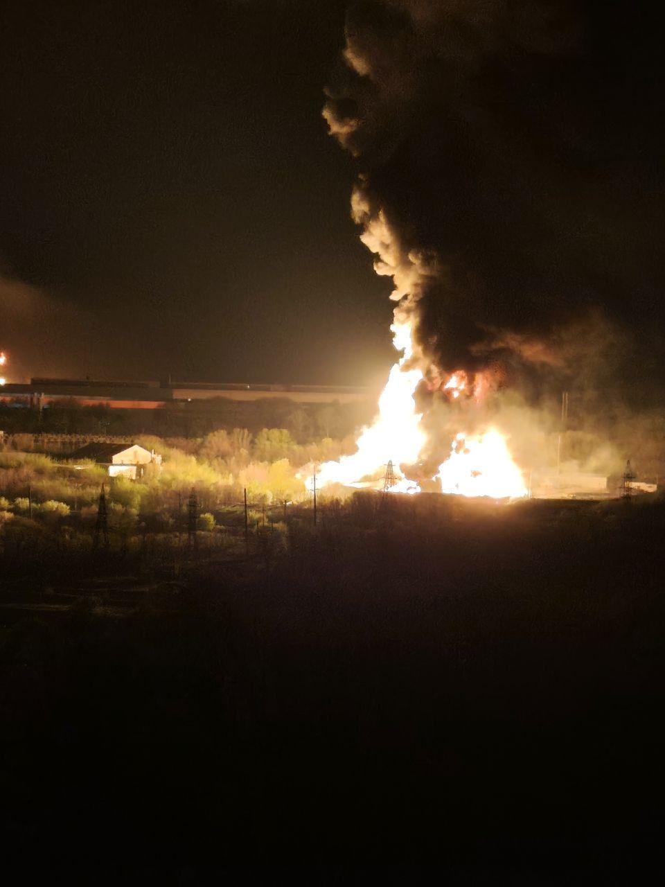 Массированная атака россиян на Днепр: много раненых, попадание в жилой дом, показали фото и видео 11