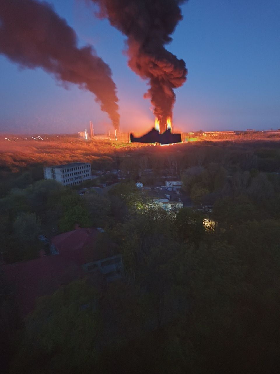 Массированная атака россиян на Днепр: много раненых, попадание в жилой дом, показали фото и видео 12
