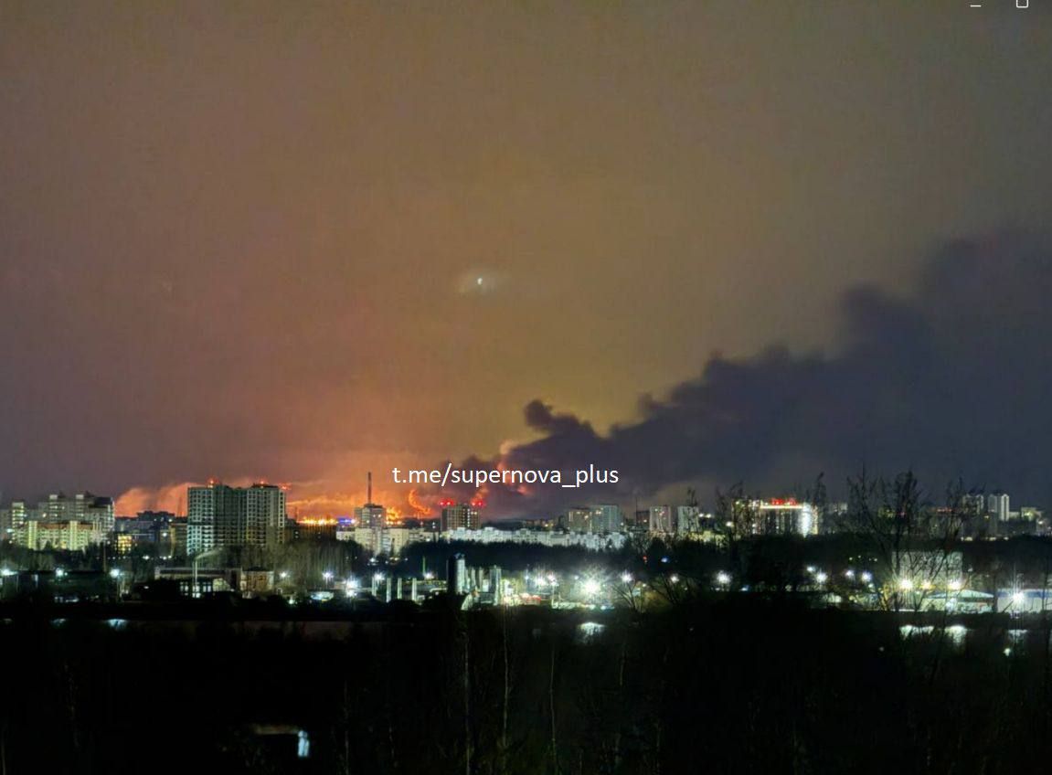 Украинские дроны атаковали важный российский НПЗ: на предприятии вспыхнул масштабный пожар 1