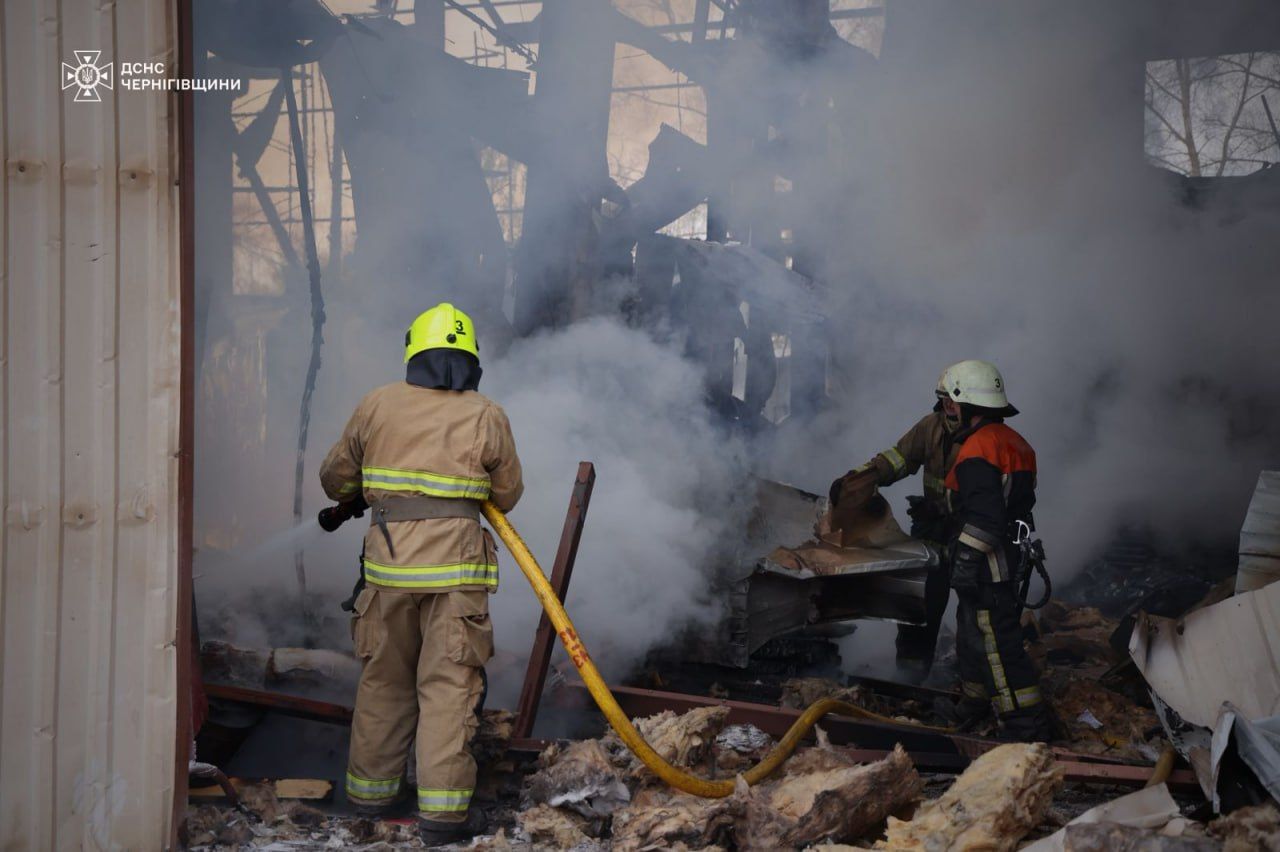 Терор триває: Росія вбила двох цивільних в Сумській області та пошкодила житло в Чернігові 1