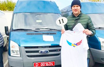 Авто з дипномерами посольства США