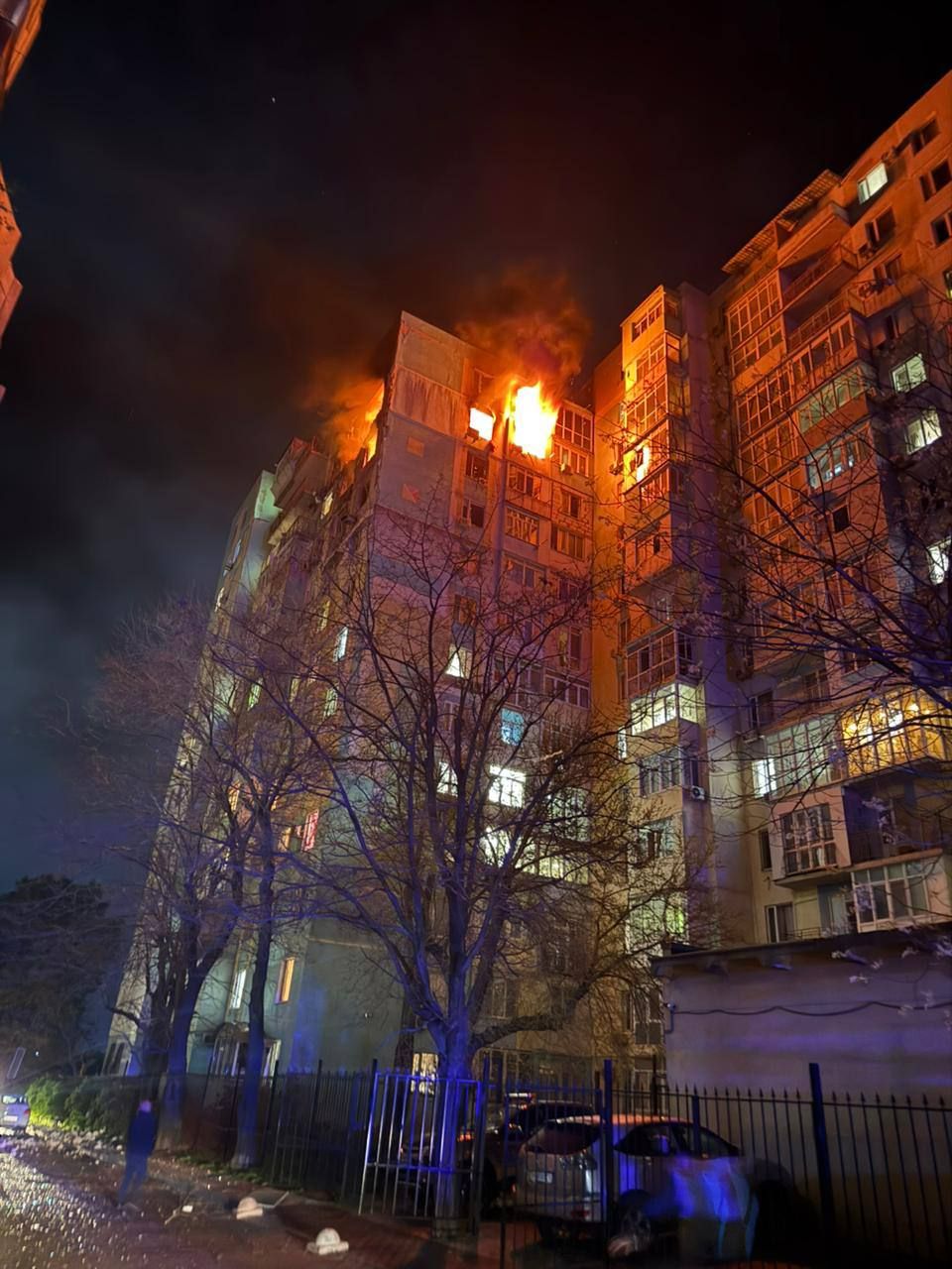 Дрони РФ атакували Одесу: пошкоджено дві багатоповерхівки, є поранений 2