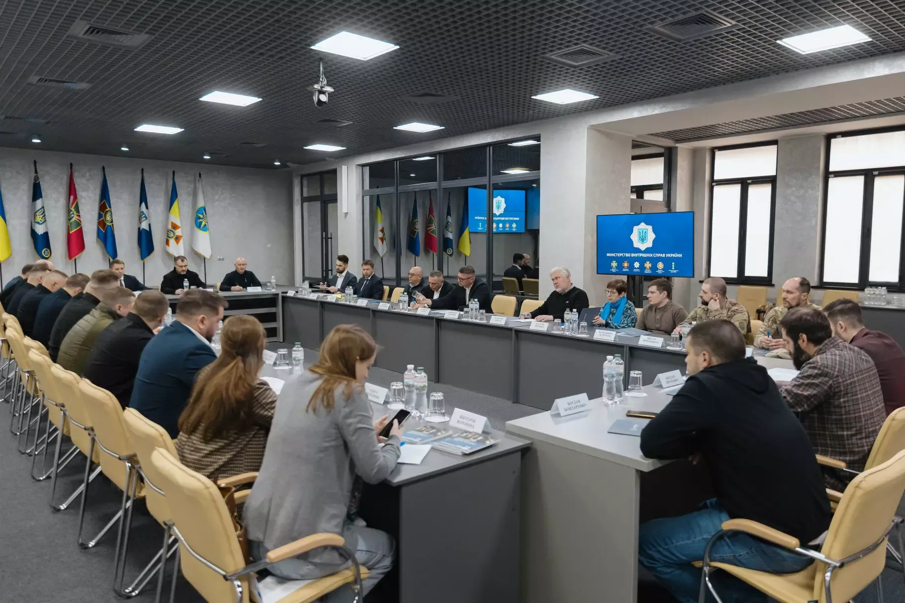 Обсуждение принципов обращения оружия среди гражданских