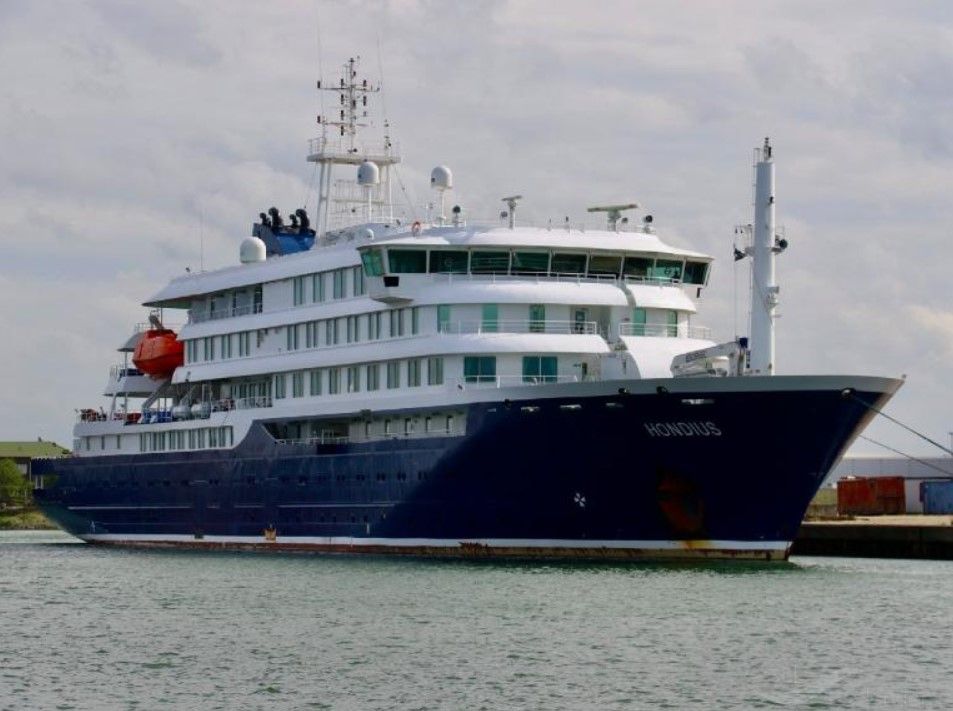 лайнер MV Hondius