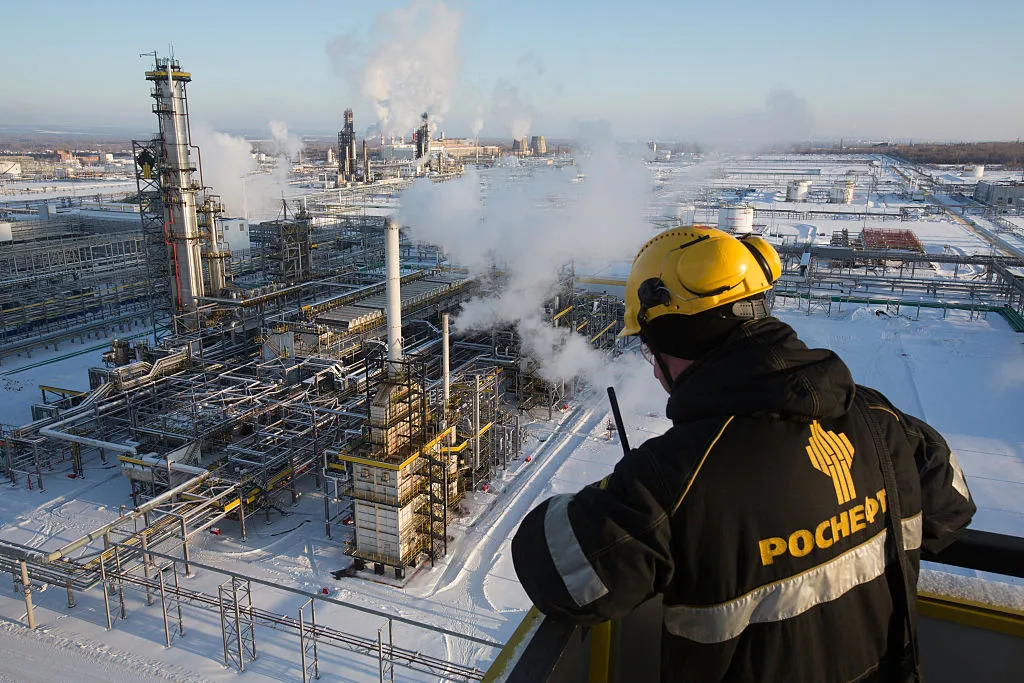 Внутри нефтеперерабатывающего завода Нефтепереработка Роснефть