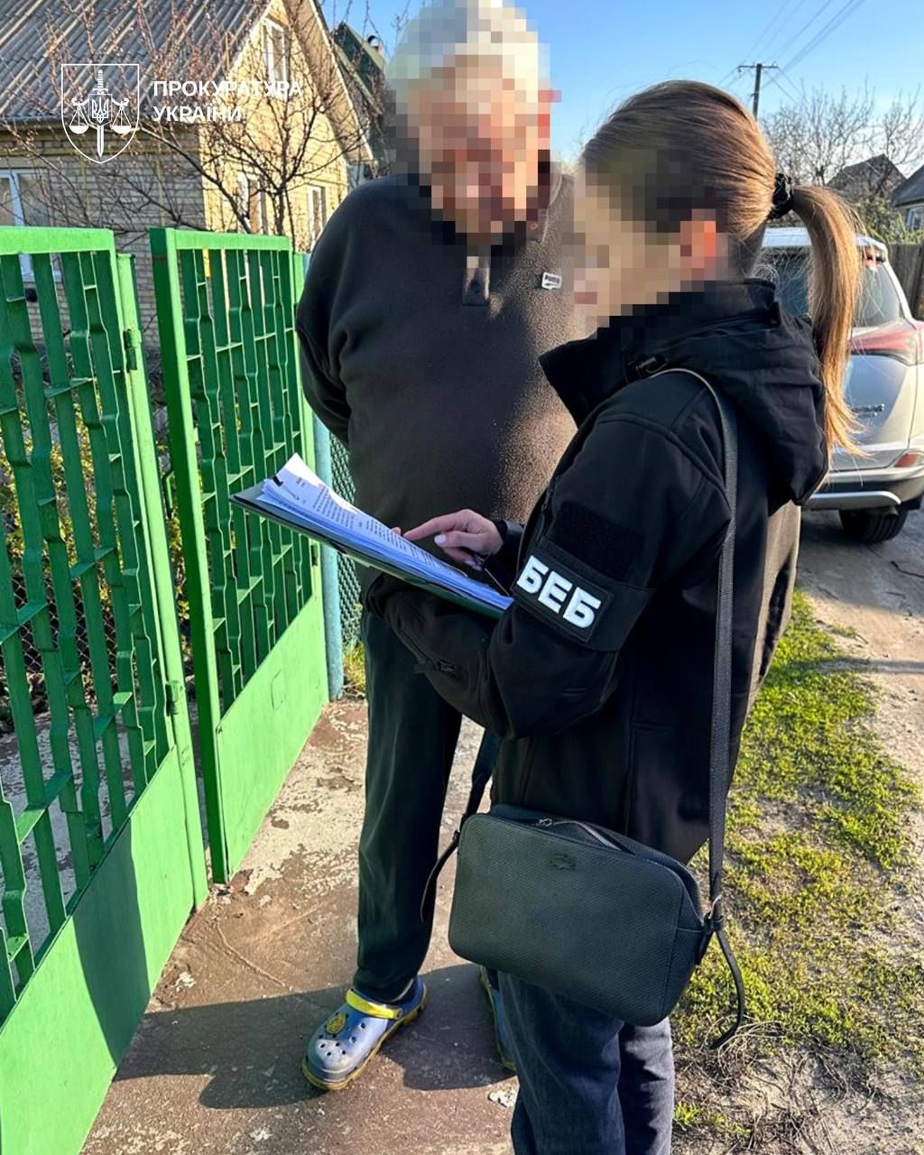 Випивка під виглядом багажу дипломатів: викрито схему контрабанди алкоголю на мільйони 3