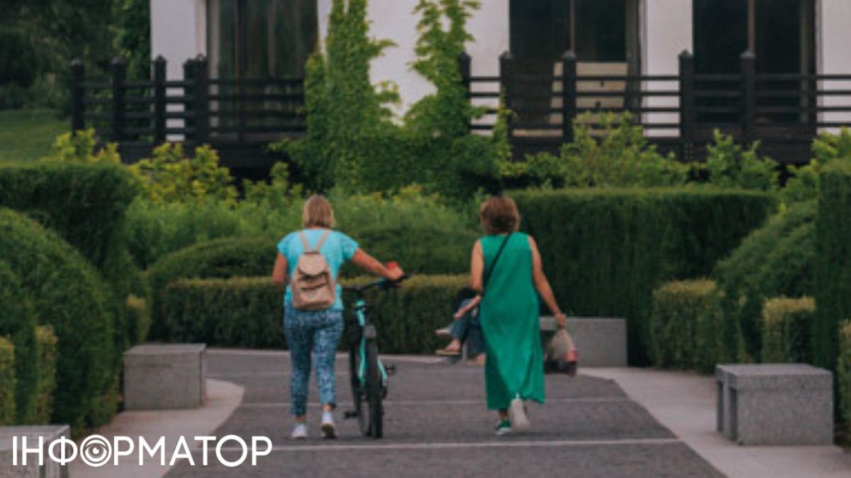 Чи може українець за кордоном через суд скасувати українське податкове резидентство - позиція Верховного Суду