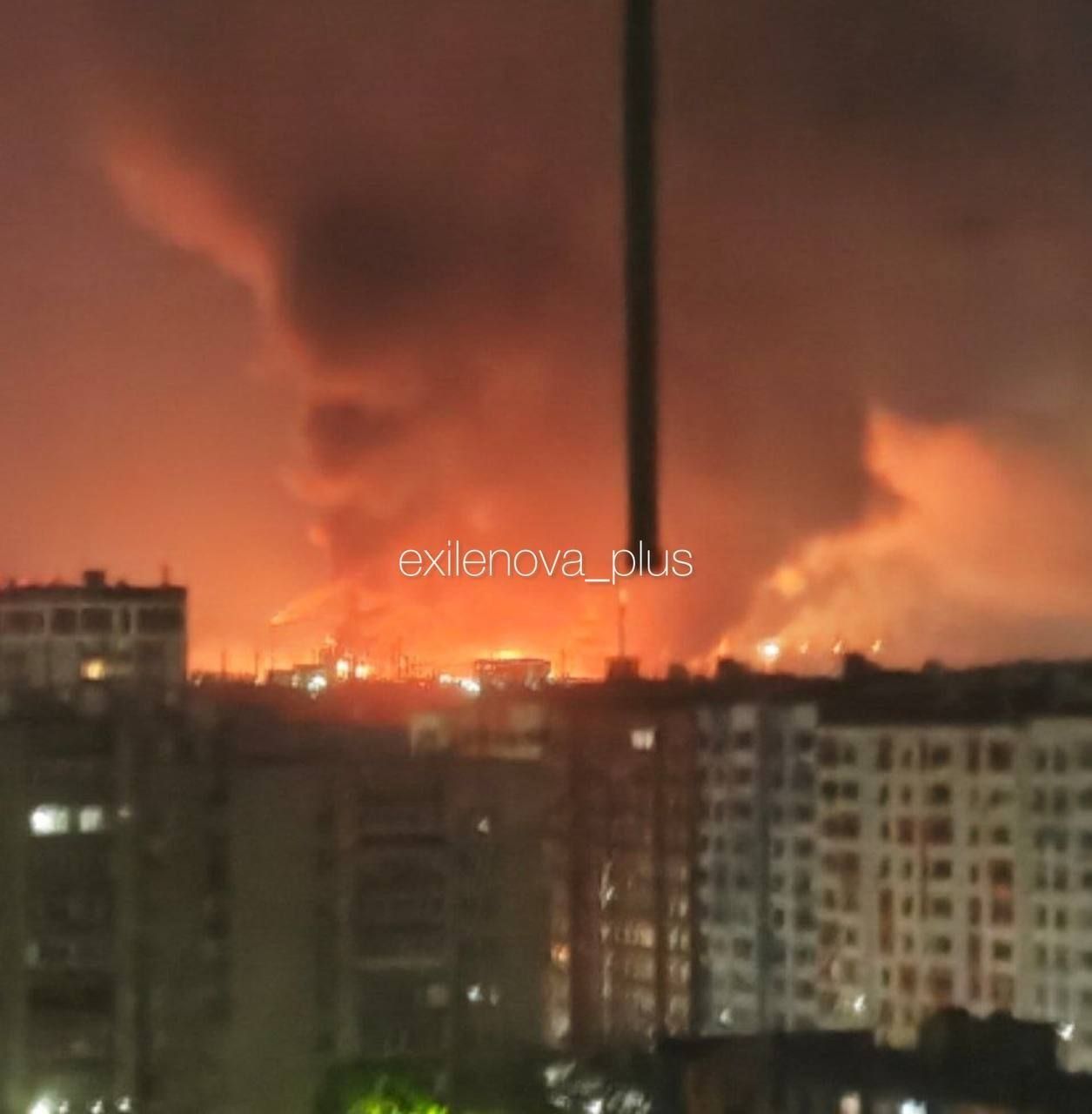 Дрони Сил оборони прилетіли до Рязані - НПЗ охоплений полум'ям, а росіяни влучили у власну багатоповерхівку 2