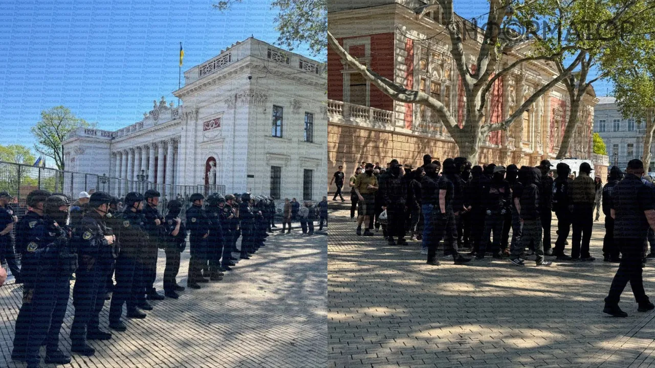 Поліцейські у центрі Одеси під час ЛГБТ-прайду та контракції.
