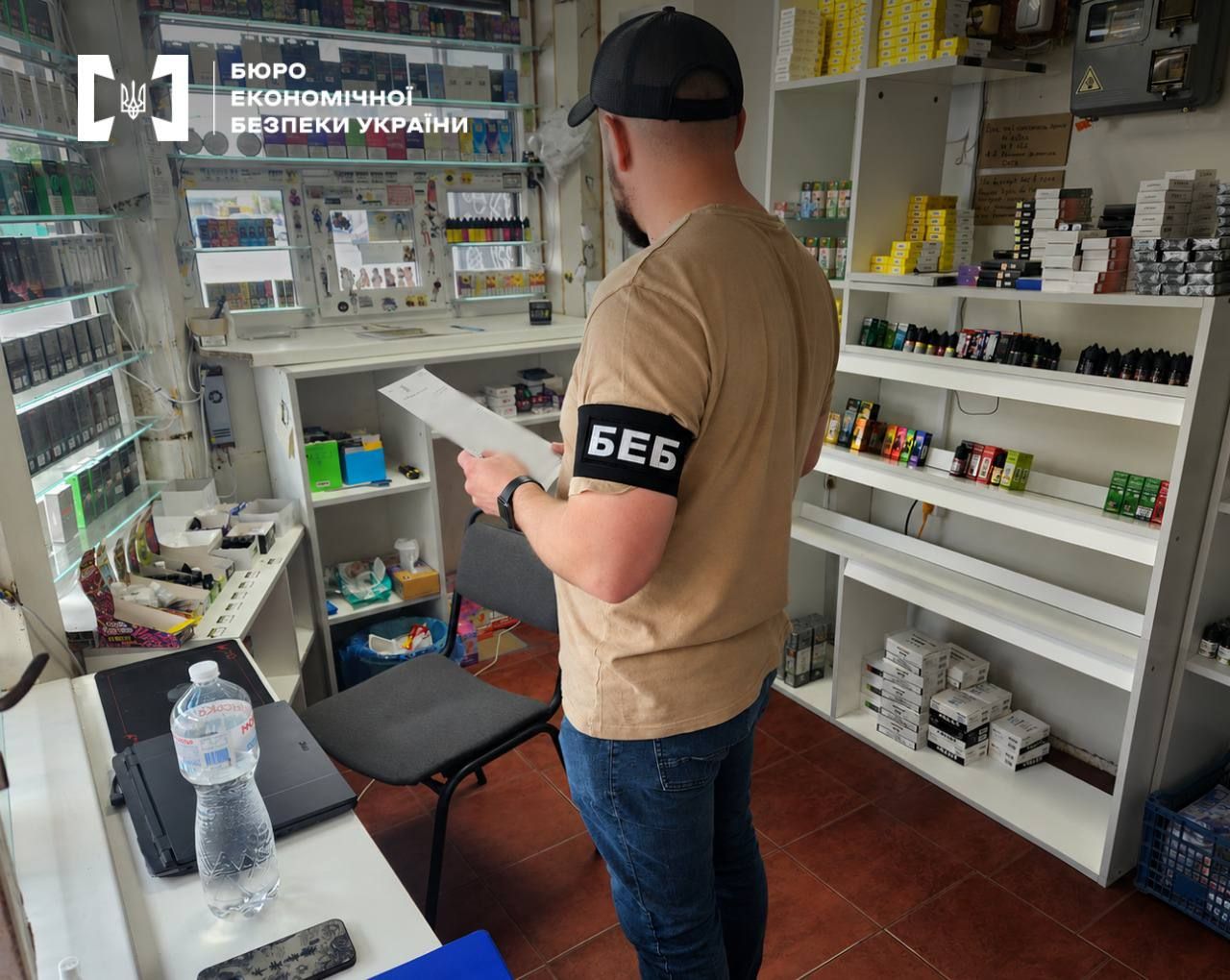 Нелегальні вейпи та рідини на 5 мільйонів: у Полтаві викрили масштабну мережу з продажу 1