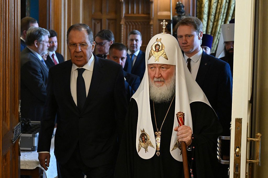 Міністр закордонних справ Росії Сергій Лавров і патріарх Російської православної церкви Кирило на православному великодньому прийомі в особняку Зінаїди Морозової в Москві Міністр закордонних справ Росії Сергій Лавров і патріарх Російської православної церкви Кирило на православному великодньому прийомі в особняку Зінаїди Морозової в Москві