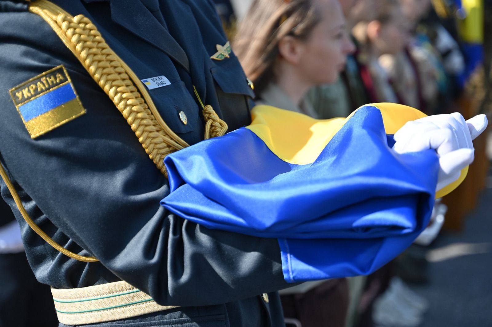 На українському кордоні зустріли прах керівника ОУН Андрія Мельника - його готують до перепоховання 1