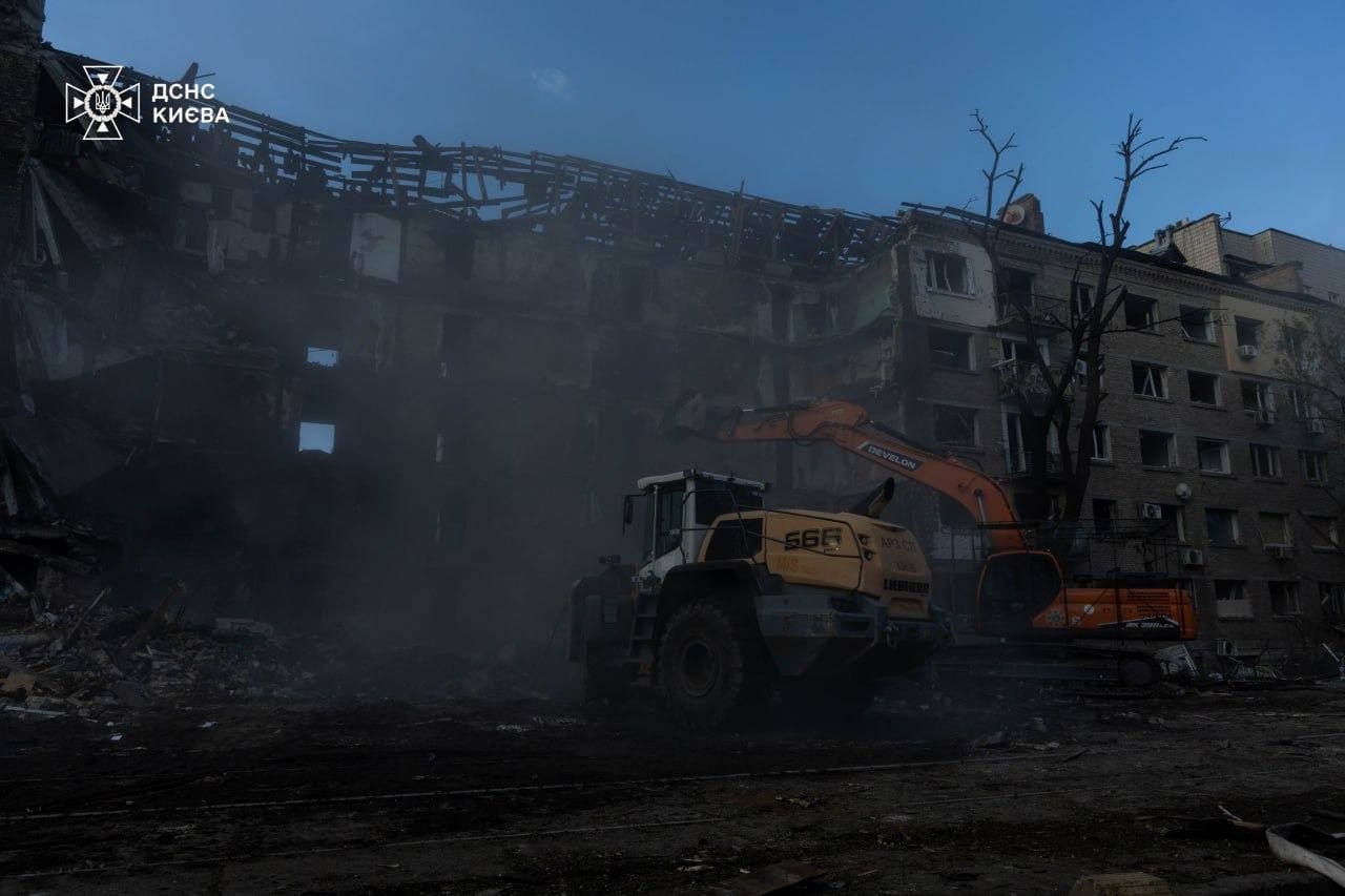 Розбір завалів у Києві