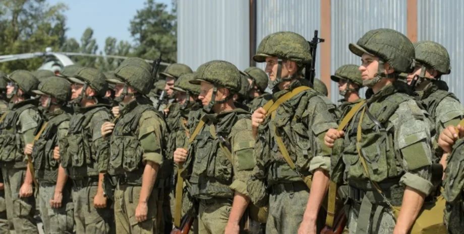 РФ має скоротити чисельність військ Російська влада має скоротити чисельність військ