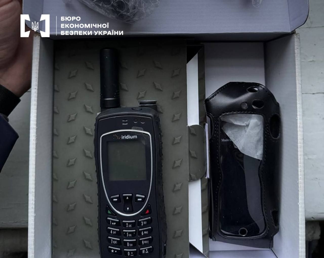 Супутникові телефони для військових із переплатою у 5 мільйонів: детективи БЕБ на Полтавщині передали справу до суду
