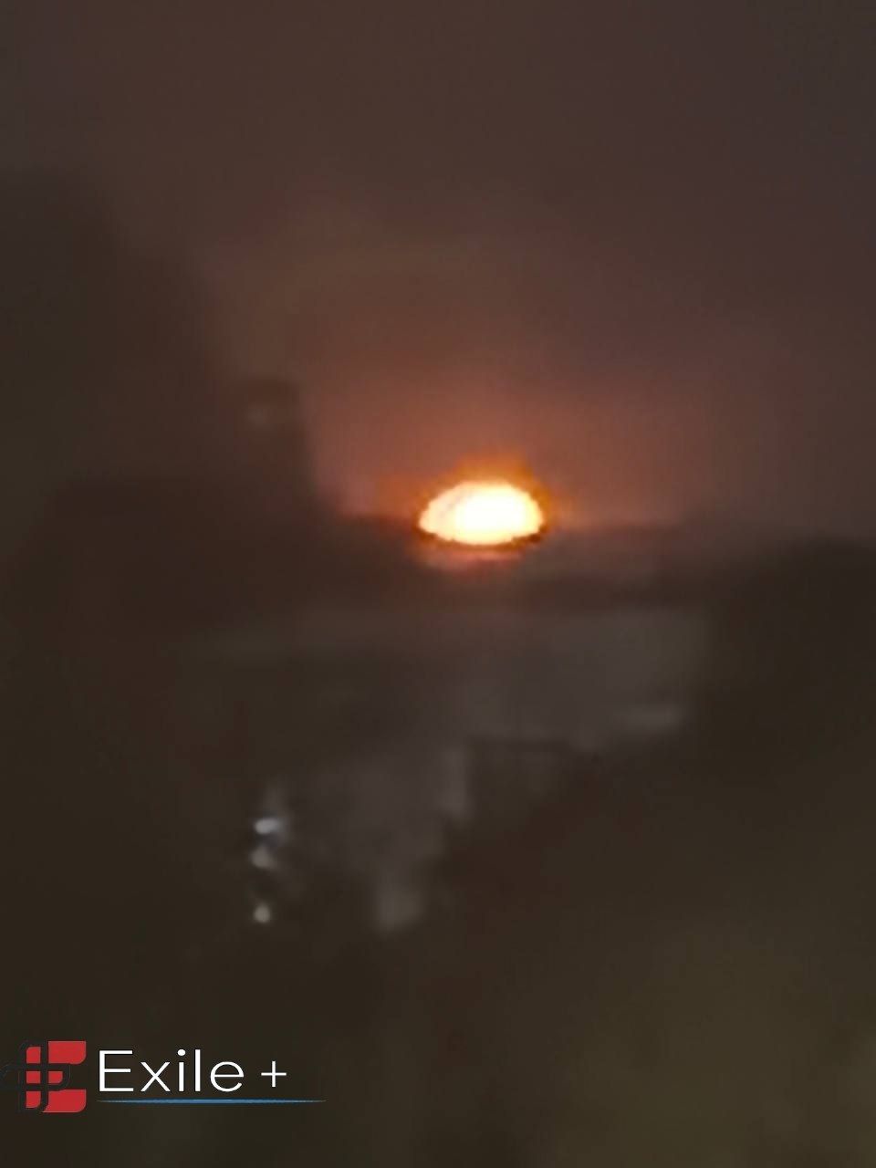 В России ночью дроны атаковали Таганрог и Армавир - под удар попали военные и нефтяные объекты.