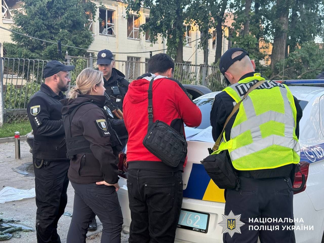 Правоохранители фиксируют преступления врага на месте Правоохранители фиксируют преступления врага на месте