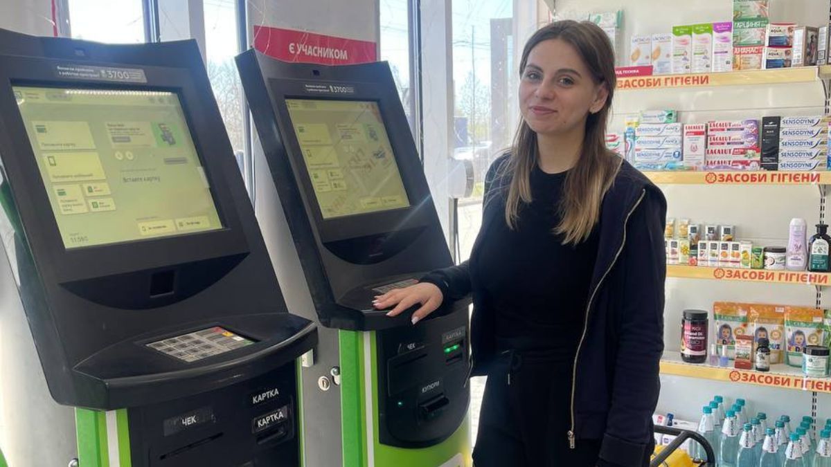 Зняття готівки з карток ПриватБанку - ліміти, обмеження, комісії