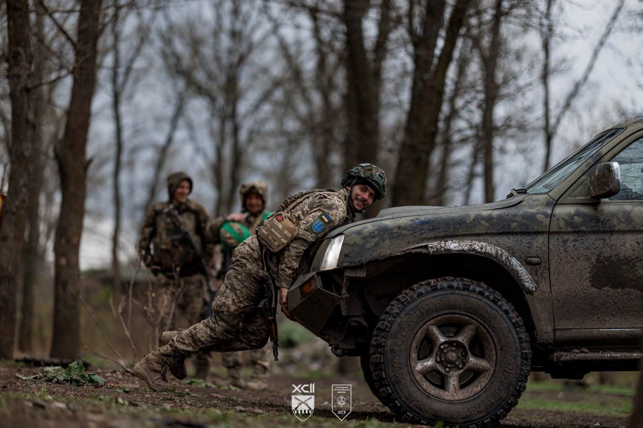 Бутусов наголошує на тому, що фронт тримає саме піхота