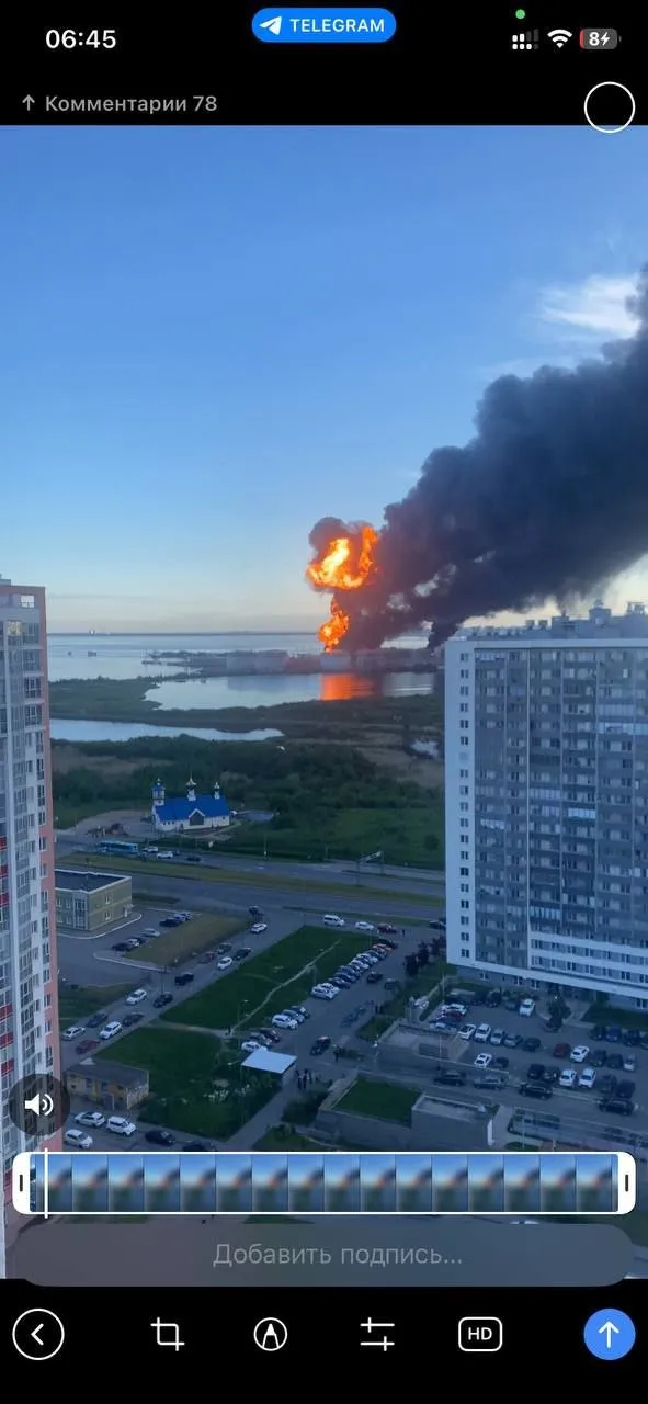 Дроны атаковали нефтяной терминал в Петербурге в день начала ПМЭФ - город затянуло дымом, бушуют пожары