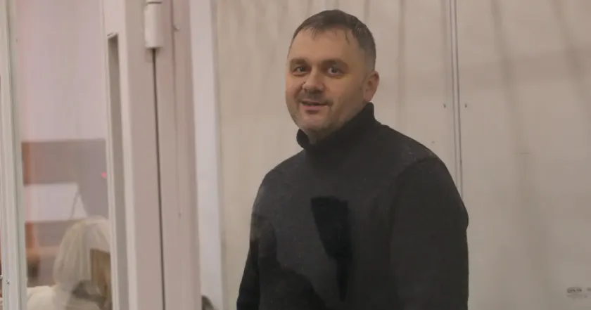 Гусаров