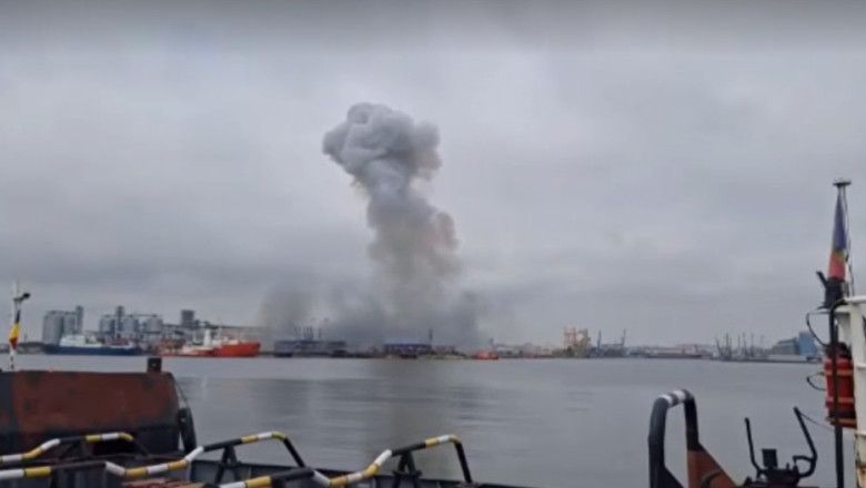 Морской беспилотник взорвался в порту Констанца. Фото: видеозапись Digi24