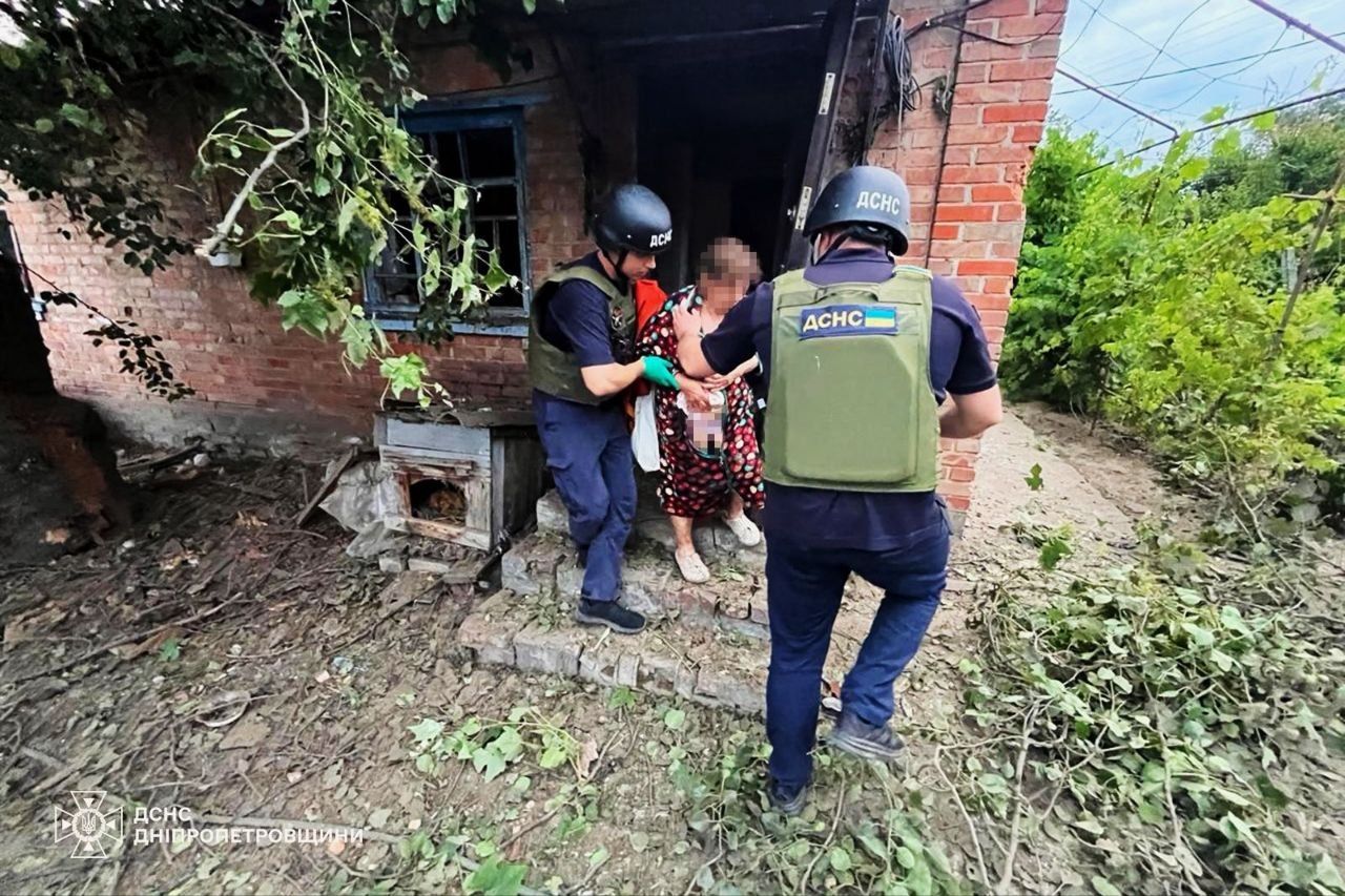 Днепр и область оказались под ударом врага, фото: ГСЧС Днепропетровщины