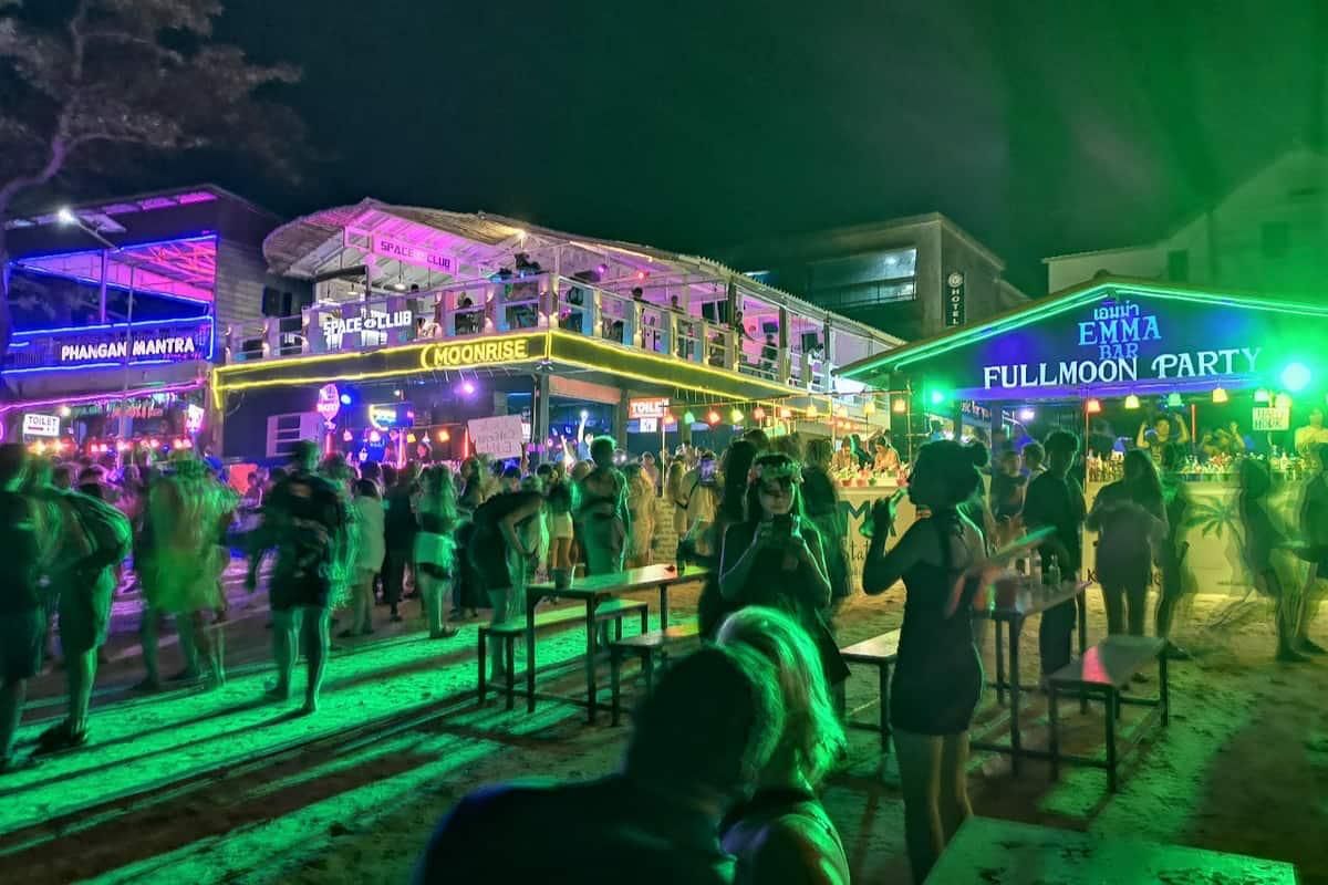 Вечірка Full Moon Party