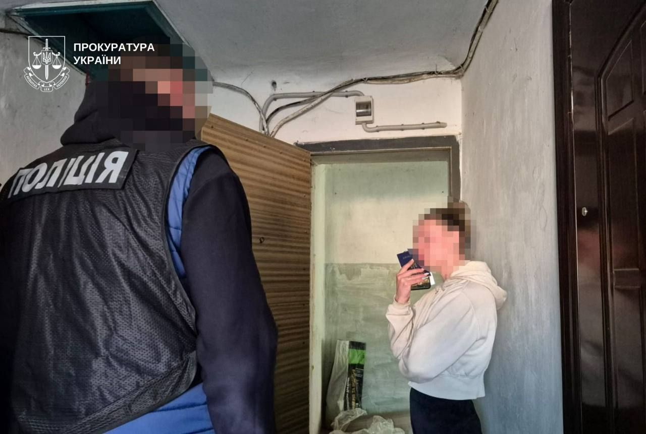 Фігурантку затримали ще два місяці тому. Фото: прокуратура Торгівля людьми затримання