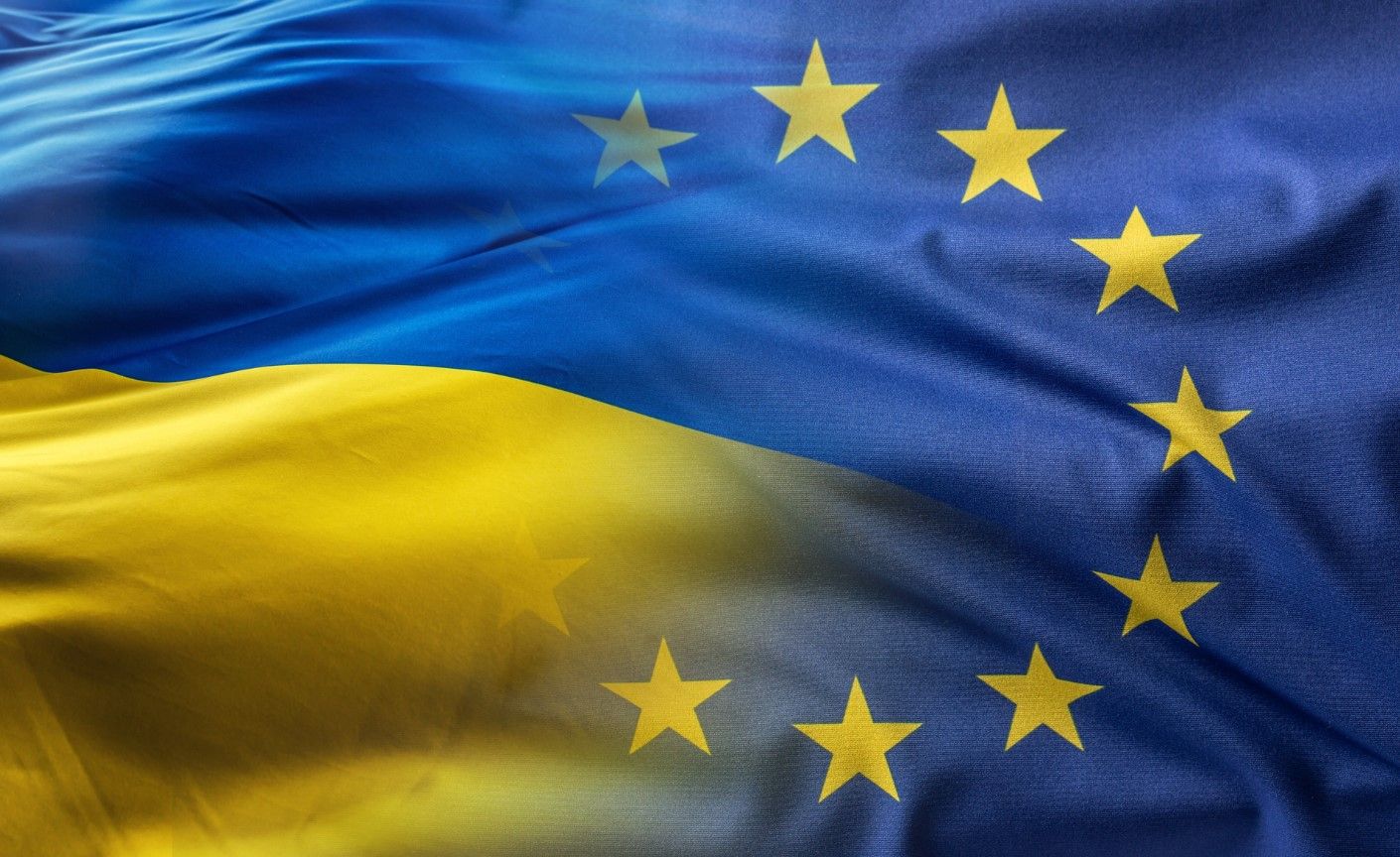 Заява з'явилася тоді, коли Україна обговорює активно вступ до ЄС. Фото: Getty Images прапори