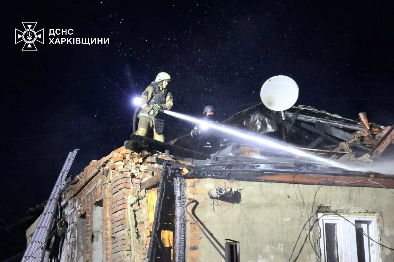 Спасатели прибыли на место удара 10 июня ГСЧС